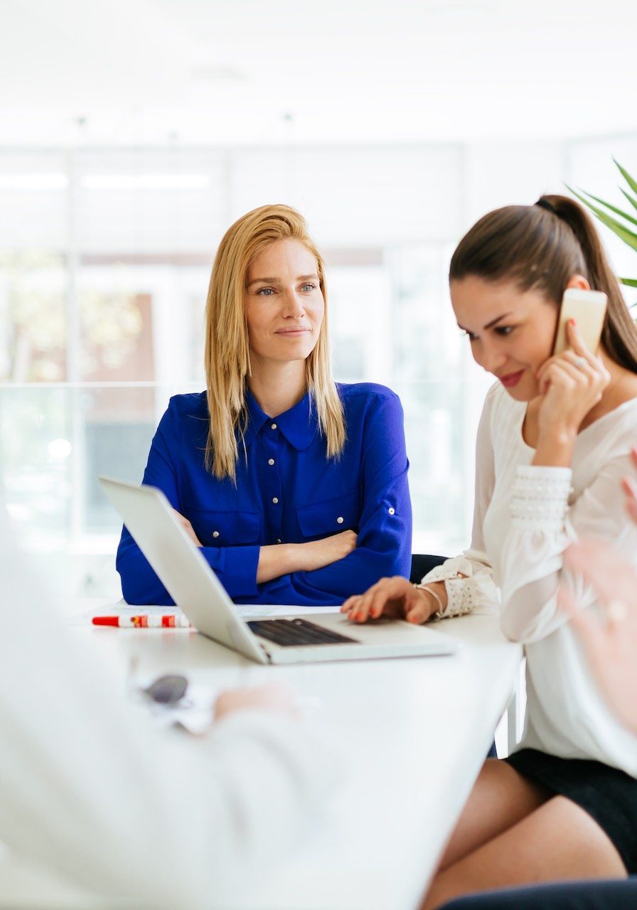 group-of-business-people-working-as-team-in-office-2021-08-27-09-34-06-utc-portrait-e76d8d9feb1cdefab35d6721cdfa0be2-mq6r0wxug7na